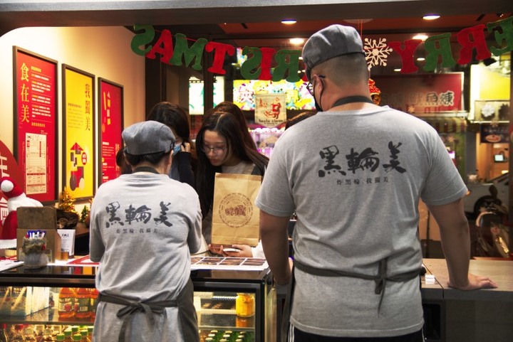 【台中│食記】逢甲必吃美食！獨門古早味醬汁串炸黑輪炸出新滋味