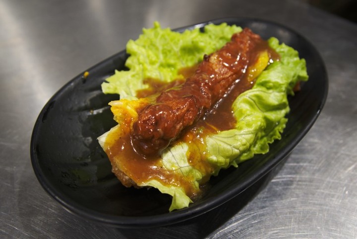 【台中│食記】逢甲必吃美食！獨門古早味醬汁串炸黑輪炸出新滋味