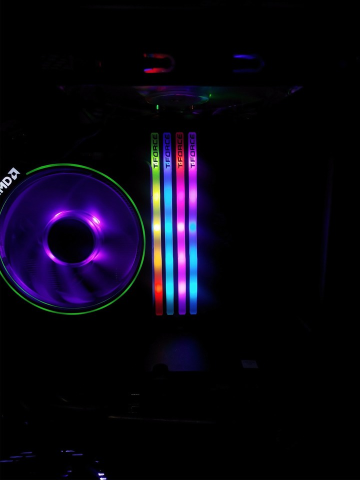 堪稱目前價位最實惠的RGB 8GB DDR4-3000模組ーー十銓T-Force Delta炫光RGB系列8GB DDR4-3000記憶體模組開箱