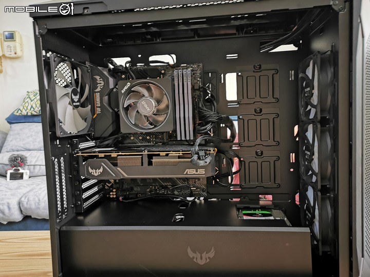 [開箱] ASUS TUF GAMNIG X570-PLUS 信仰機，內外兼俱的工作利器