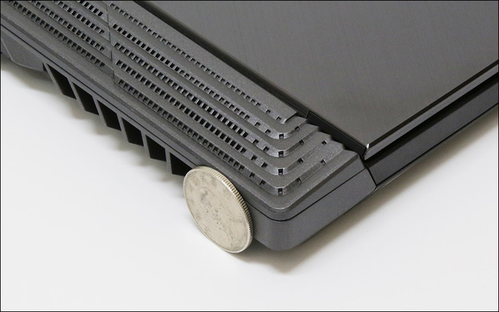 點我看大圖 ROG STRIX SCAR 3與2代比一比