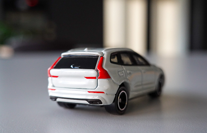 點我看大圖 Tomica x Volvo XC60 小汽車開箱