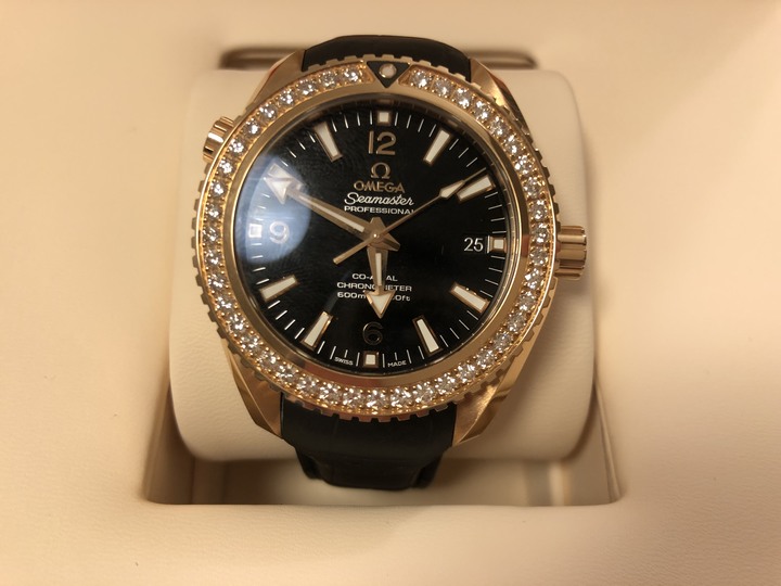 Seamaster 600M，換成橘色膠帶感覺有點怪