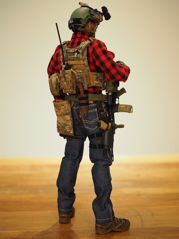 入坑! DAMTOYS 78063 US DEA SRT 1/6 軍事人偶開箱
