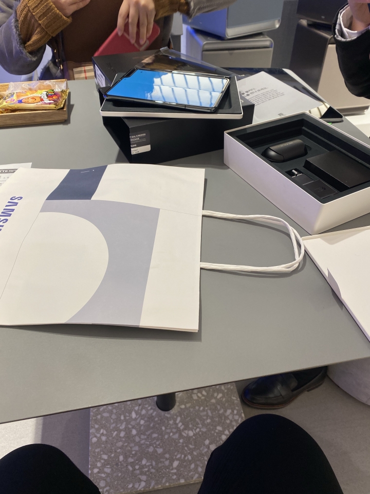 Samsung Galaxy Fold 5G不開箱
