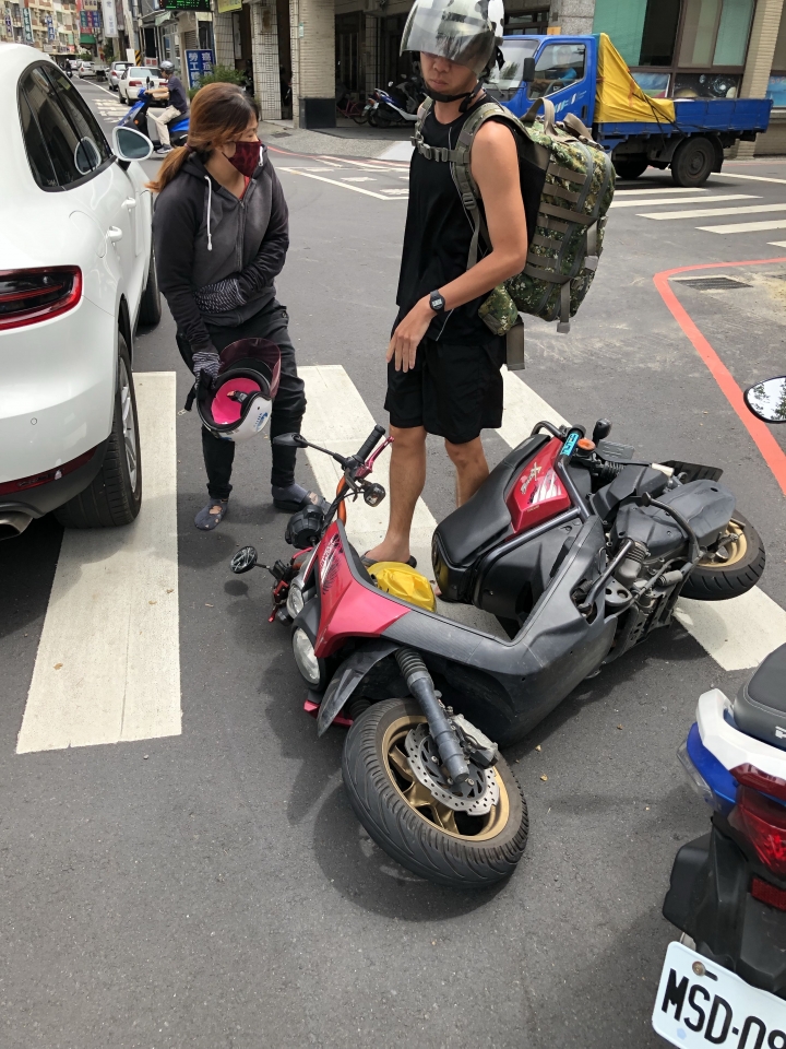車禍肇責求救
