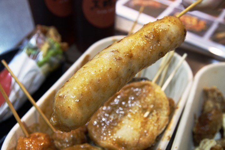【台中│食記】逢甲必吃美食！獨門古早味醬汁串炸黑輪炸出新滋味