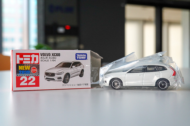 點我看大圖 Tomica x Volvo XC60 小汽車開箱