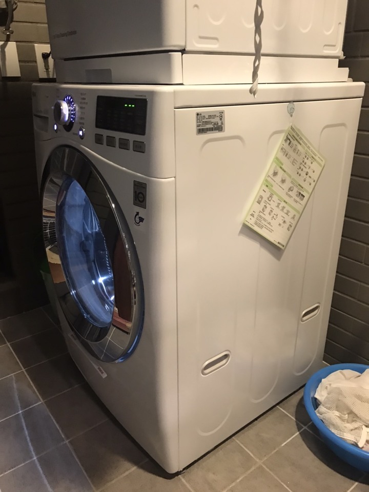 LG 9kg 乾衣機+ 18kg 洗衣機 (WR-90TW+ WD-S18VBW)