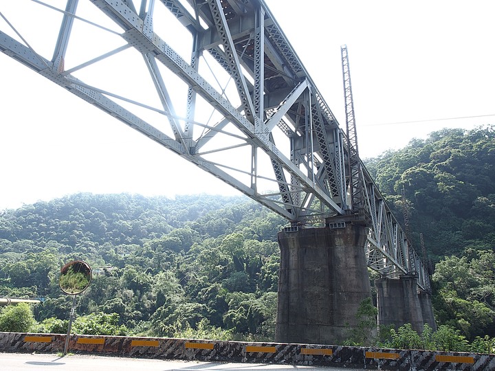 苗栗 三義 舊山線隧道群與內社川鐵橋 — 全臺僅有的「洞中有洞」與「神隱少女」場景