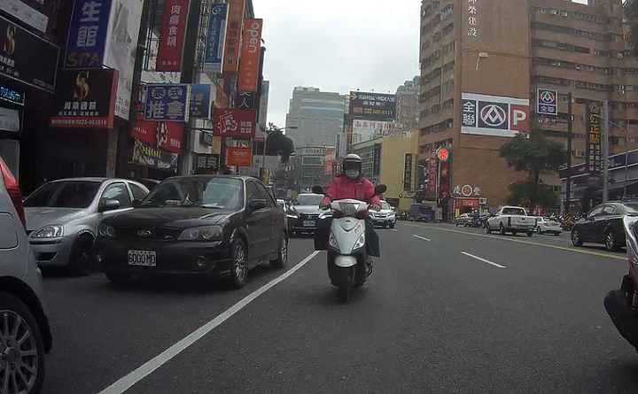 高雄市檢舉交通網頁當機, 有沒其他管道?
