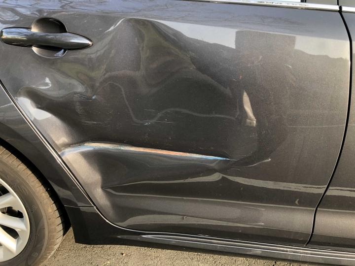 altis 2019後門更換報價分享
