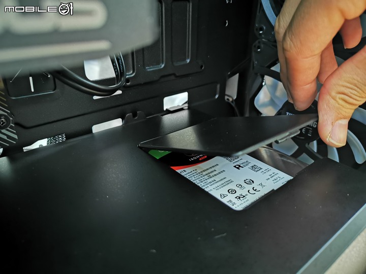 [開箱] ASUS TUF GAMNIG X570-PLUS 信仰機，內外兼俱的工作利器