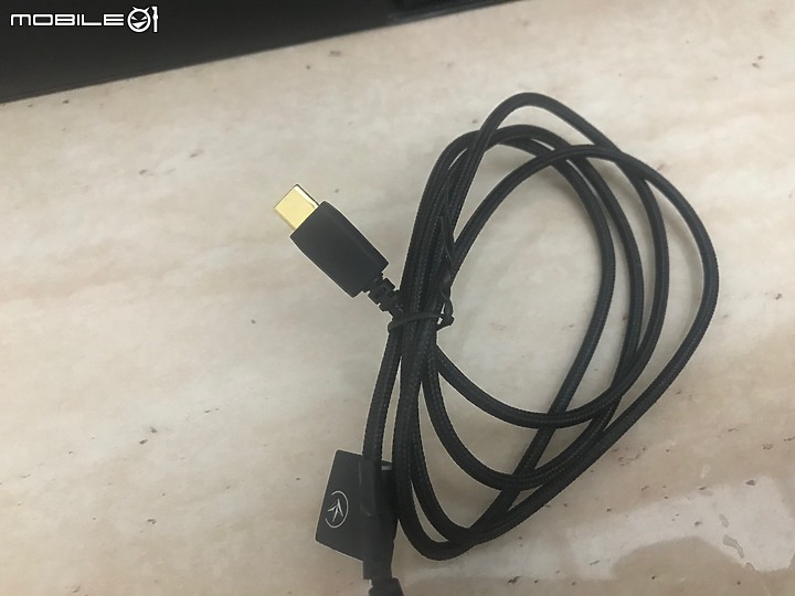 領紅包入手-真7.1 ROG Theta 7.1聲道開箱分享