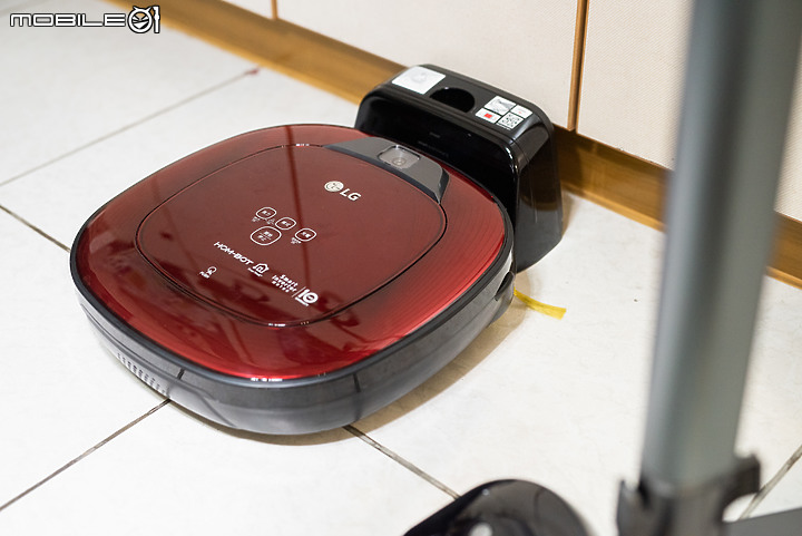 透天厝的打掃雙神器 ｜ LG 濕拖清潔機器人 & LG A9+濕拖無線吸塵器