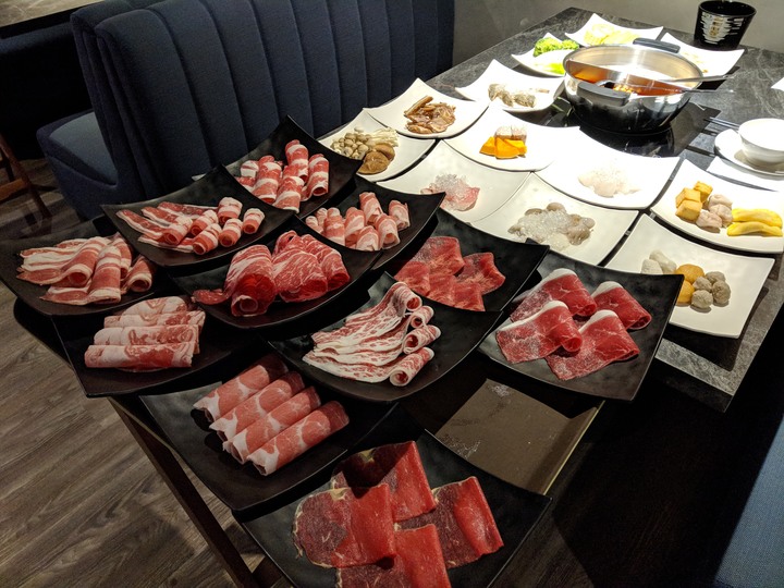 【食記】台北松江南京站 椒心苑 | 大口吃鮮肉,麻辣鍋吃到飽,哈根達斯與莫凡彼