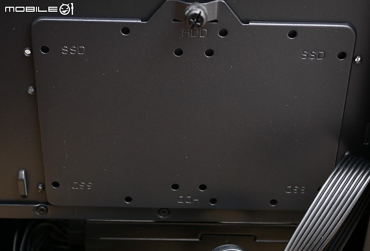 點我看大圖 車用防爆膜加持 BitFenix 火鳥 DAWN TG 黎明至尊 ATX 開箱