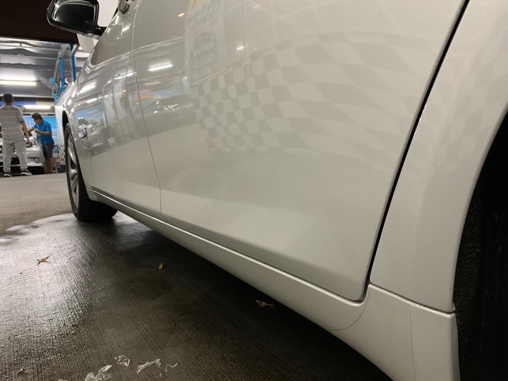 ［BMW 7系列］鍍膜分享 5年的白車鍍完還是一樣亮9