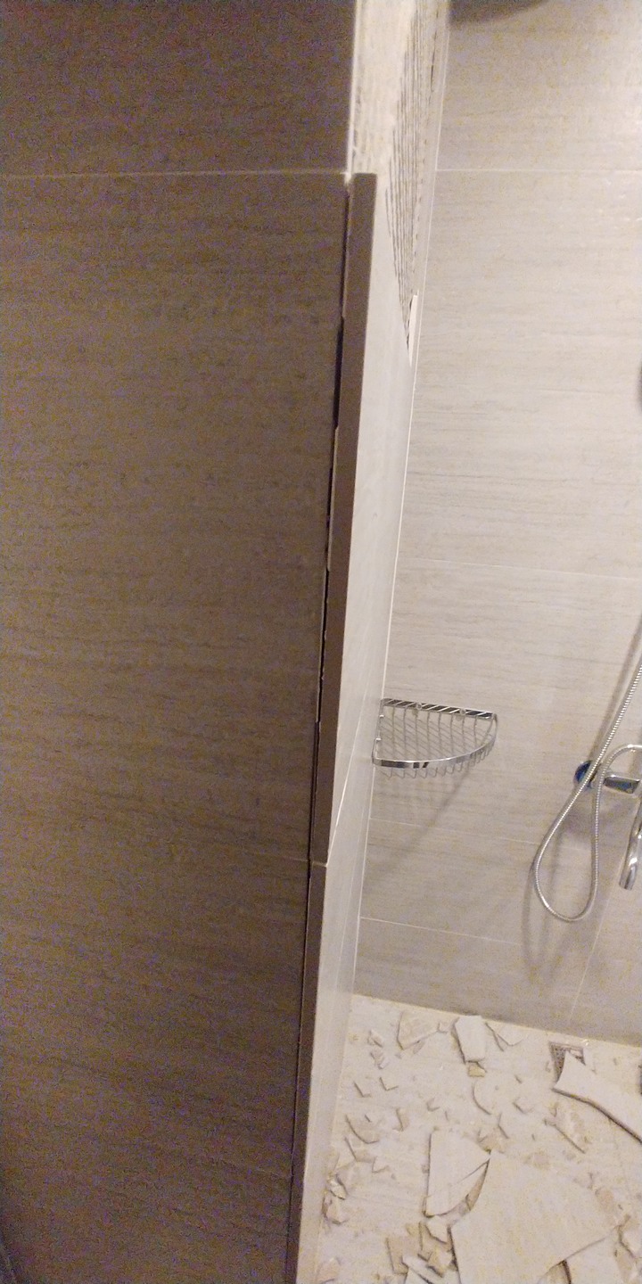三年多的新屋沒入住浴室瓷磚脫落