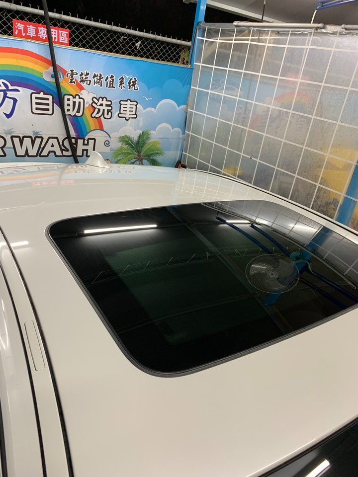 ［BMW 7系列］鍍膜分享 5年的白車鍍完還是一樣亮9