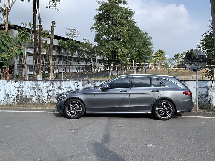 「簡單開箱」19/20 C180T Estate 992淺灰/馬鞍棕內裝旅行車