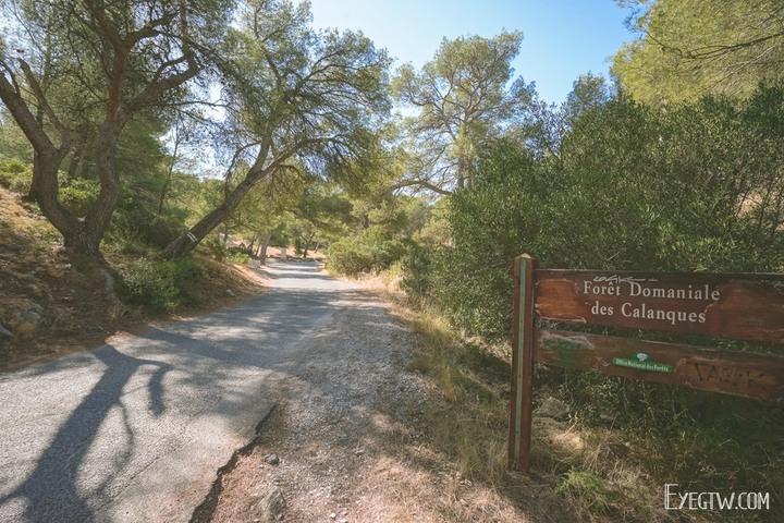 南法｜馬賽Marseille｜Calanques de Marseille卡朗格國家公園｜峽灣健行｜隱密的美麗沙灘