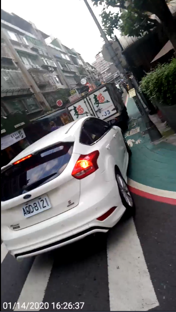 這一知識水準號稱極高之 一家人 的33輛車在文山木柵相關地區違規 真夠敢!!!