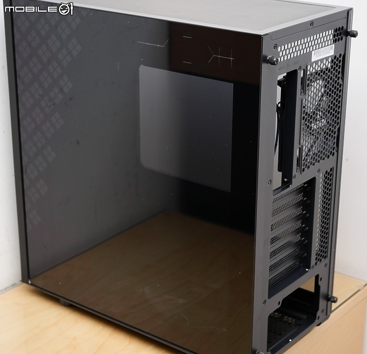點我看大圖 車用防爆膜加持 BitFenix 火鳥 DAWN TG 黎明至尊 ATX 開箱