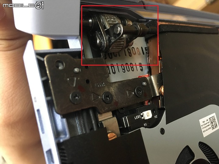 拿年終買冰河藍 ROG Zephyrus GX502GW