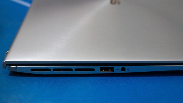 外觀跟功能都超優的筆電開箱 – ZenBook 15 UX534 冰柱銀 開箱