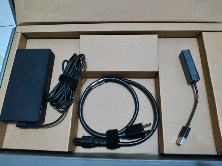 外觀跟功能都超優的筆電開箱 – ZenBook 15 UX534 冰柱銀 開箱
