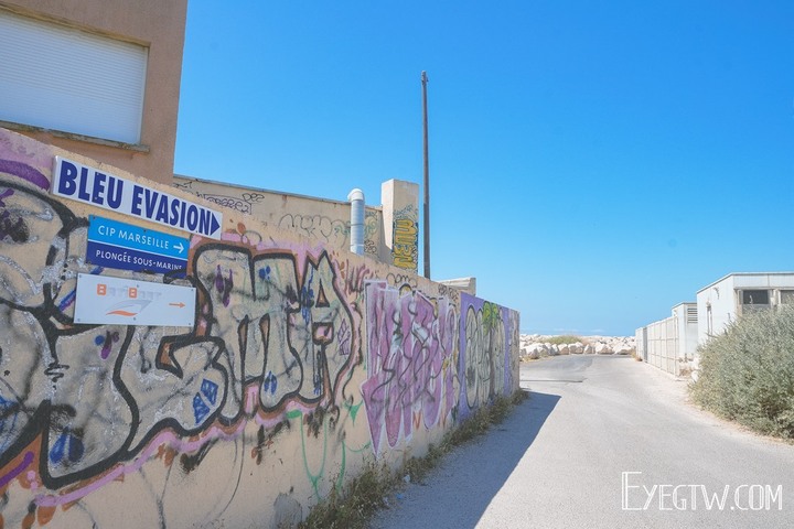 南法｜馬賽Marseille｜Calanques de Marseille卡朗格國家公園｜峽灣健行｜隱密的美麗沙灘