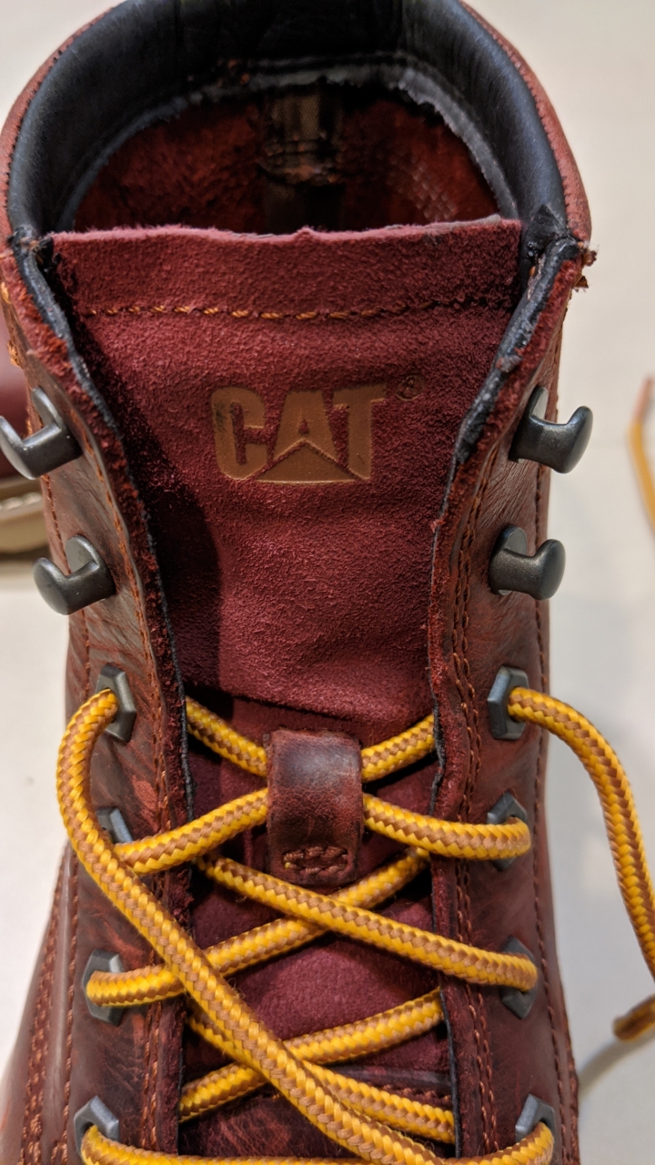 購入第一雙CAT靴子，由喜轉悲箱文