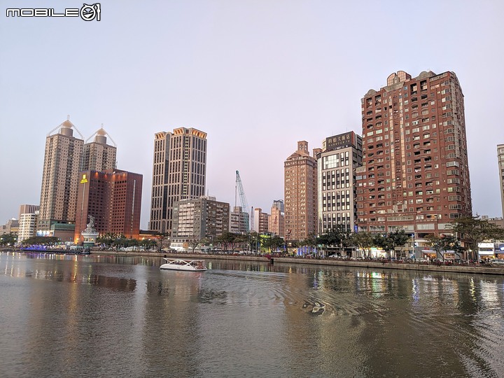 燈會藝術節 高雄市愛河高雄橋至七賢橋兩岸周邊 02/01