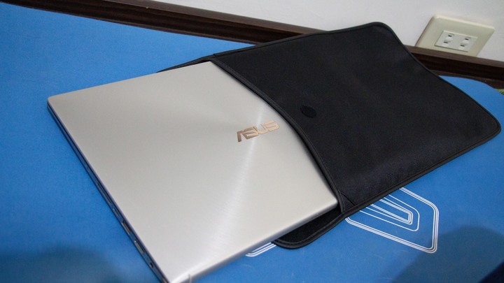 外觀跟功能都超優的筆電開箱 – ZenBook 15 UX534 冰柱銀 開箱