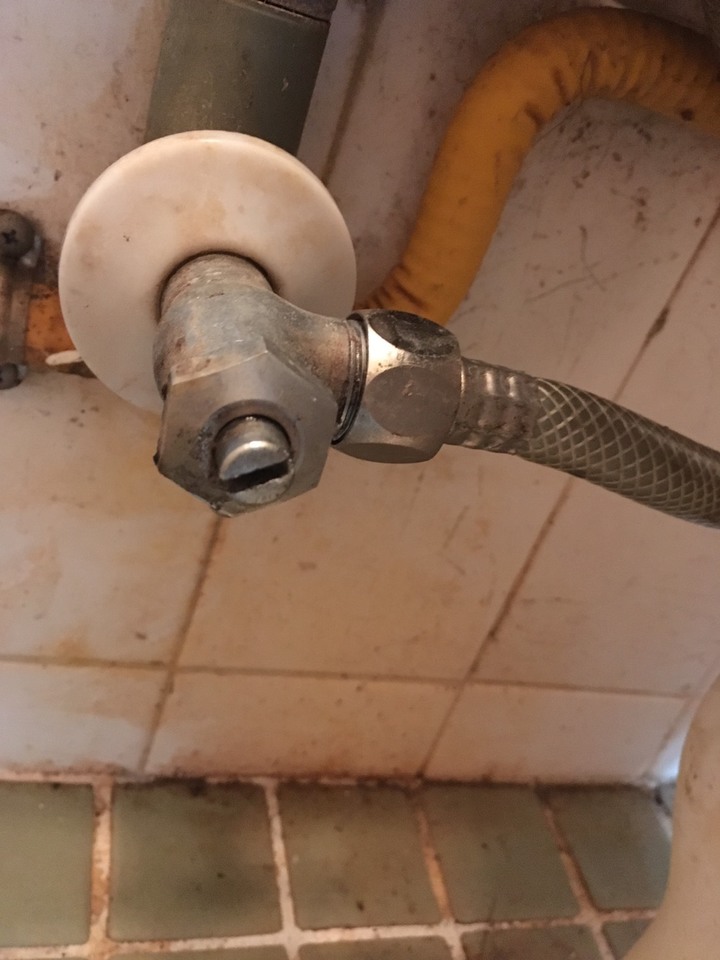 請問這個水管連接裝置名稱與作用