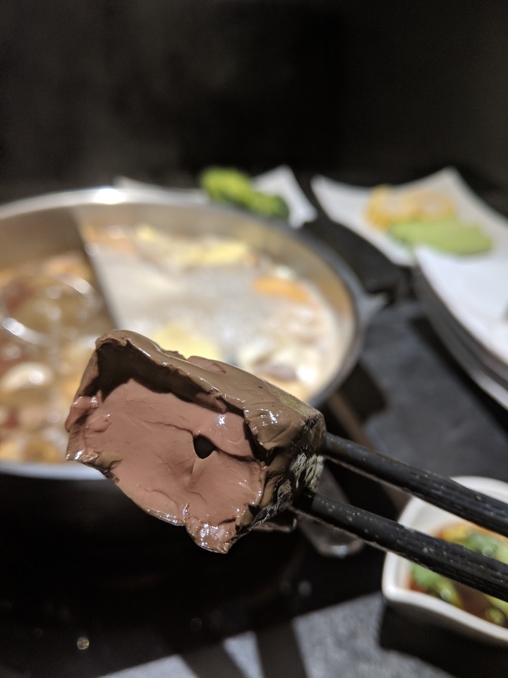 【食記】台北松江南京站 椒心苑 | 大口吃鮮肉,麻辣鍋吃到飽,哈根達斯與莫凡彼