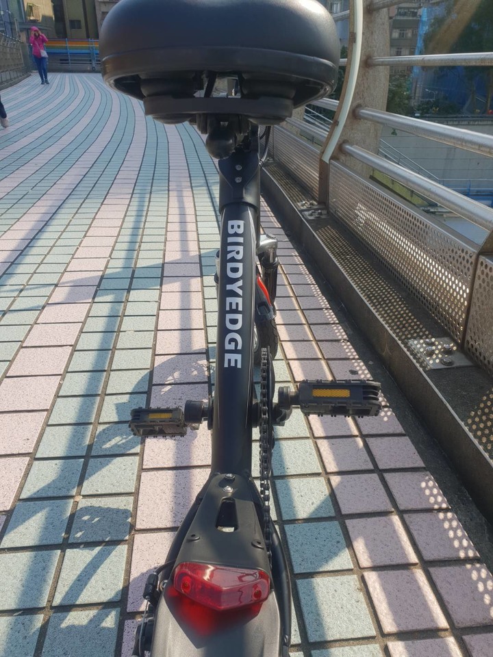 我又買了一台BIRDYEDGE腳踏車越野黑騎士
