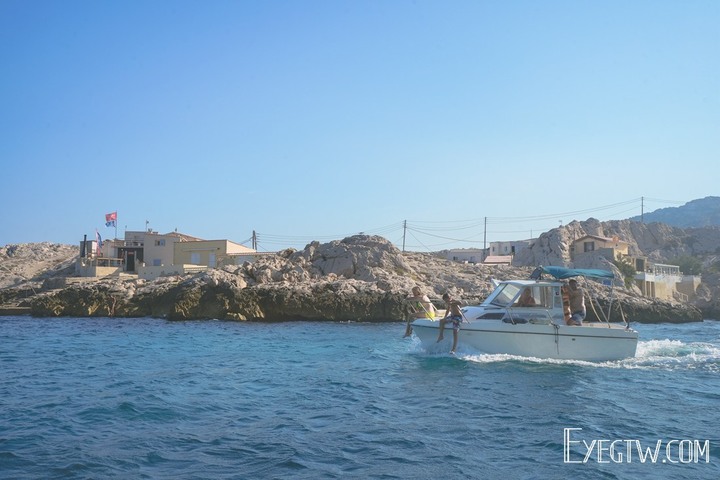 南法｜馬賽Marseille｜Calanques de Marseille卡朗格國家公園｜峽灣健行｜隱密的美麗沙灘