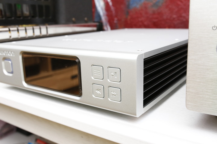 AURENDER N100c 網路音樂伺服器兼數位流音樂播放器