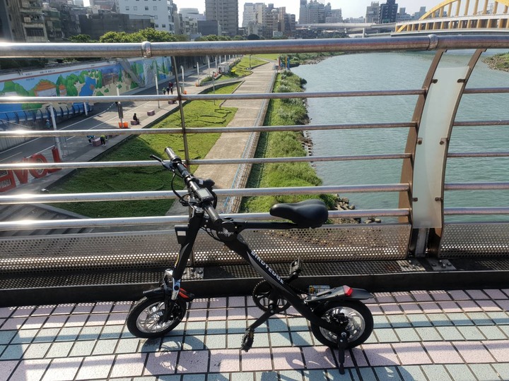 我又買了一台BIRDYEDGE腳踏車越野黑騎士
