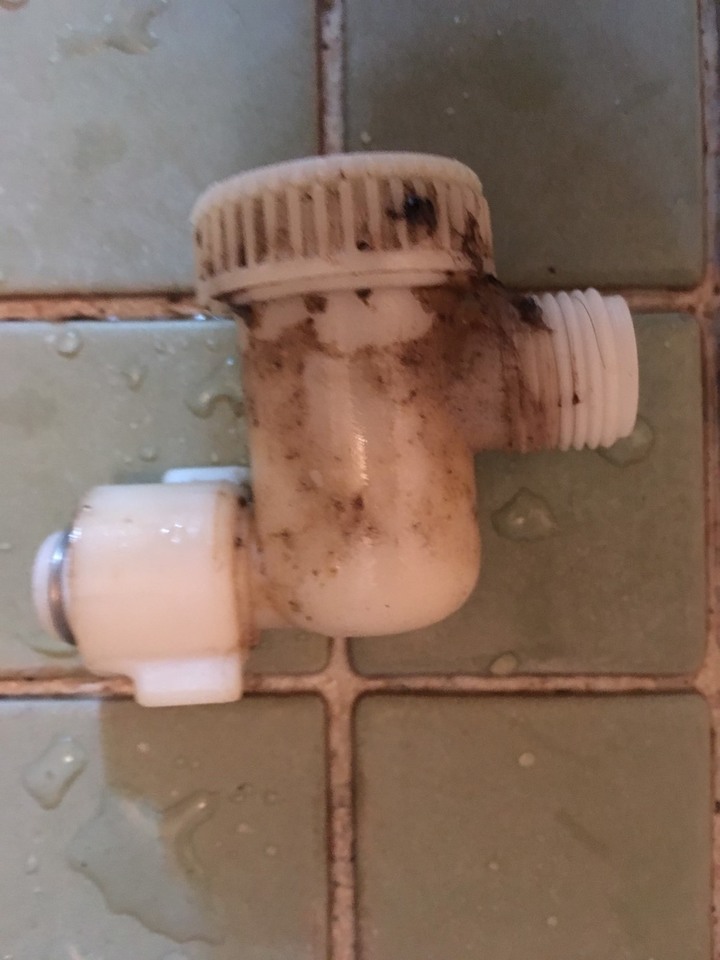 請問這個水管連接裝置名稱與作用