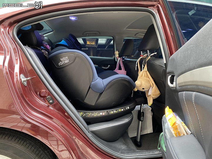 [開箱分享] 2020年 Britax Romer Dualfix 2 R 360 度旋轉 0~4 安全汽座