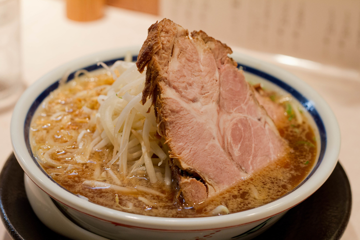 【東京都】滋補強身跟養顏美容都沒問題！養生藥膳VS膠原雞湯，您喜歡哪個？百名店的「神名備」及米其林推薦的「ぶらり」～