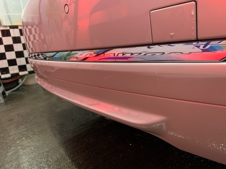 ［BMW 7系列］鍍膜分享 5年的白車鍍完還是一樣亮9