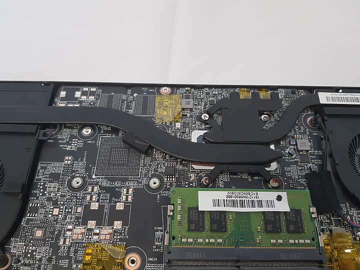 【小宅開箱】【簡測】MSI Modern 15 A10M 設計系愛用系列之一