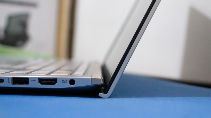 外觀跟功能都超優的筆電開箱 – ZenBook 15 UX534 冰柱銀 開箱