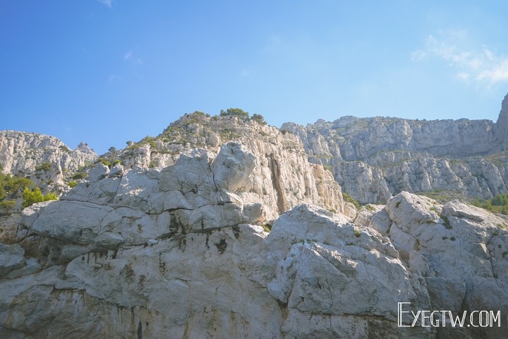 南法｜馬賽Marseille｜Calanques de Marseille卡朗格國家公園｜峽灣健行｜隱密的美麗沙灘