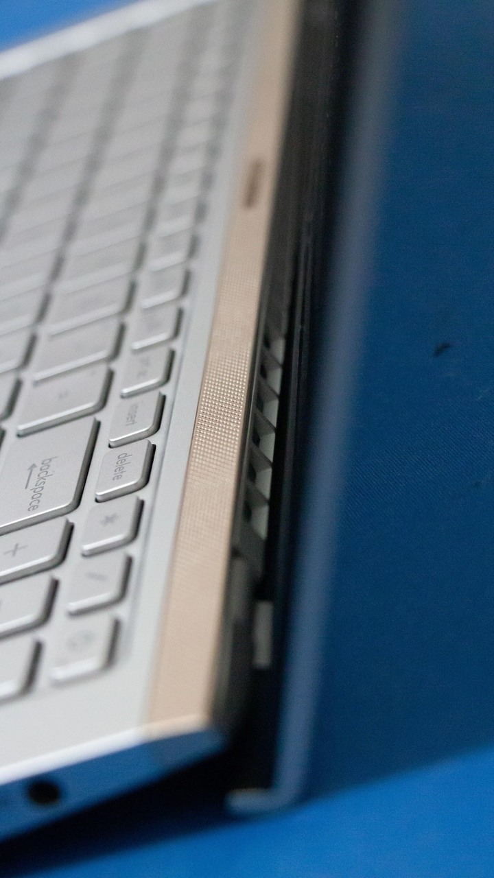 外觀跟功能都超優的筆電開箱 – ZenBook 15 UX534 冰柱銀 開箱