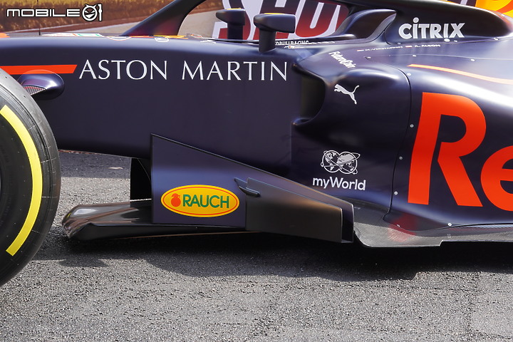 【採訪】Aston Martin Red Bull F1賽車抵台展出！超近距離搶先賞車！